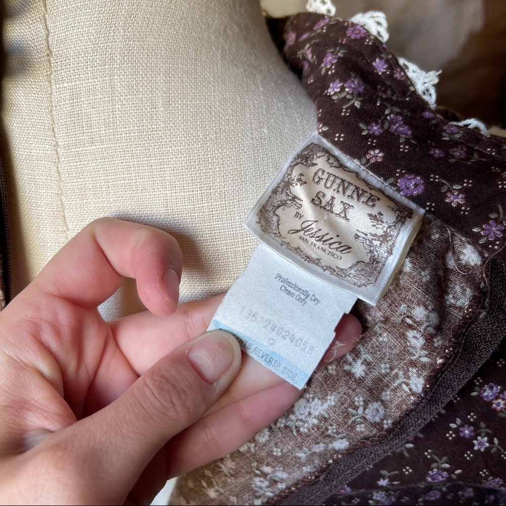Gunne Sax 1970’s Brown & White Velvet and Lace Floral Print Midi Dress Size 9 - Picture 10 of 12